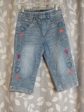 FDJ Denim Capri Pants with Heart Embroidery size 2